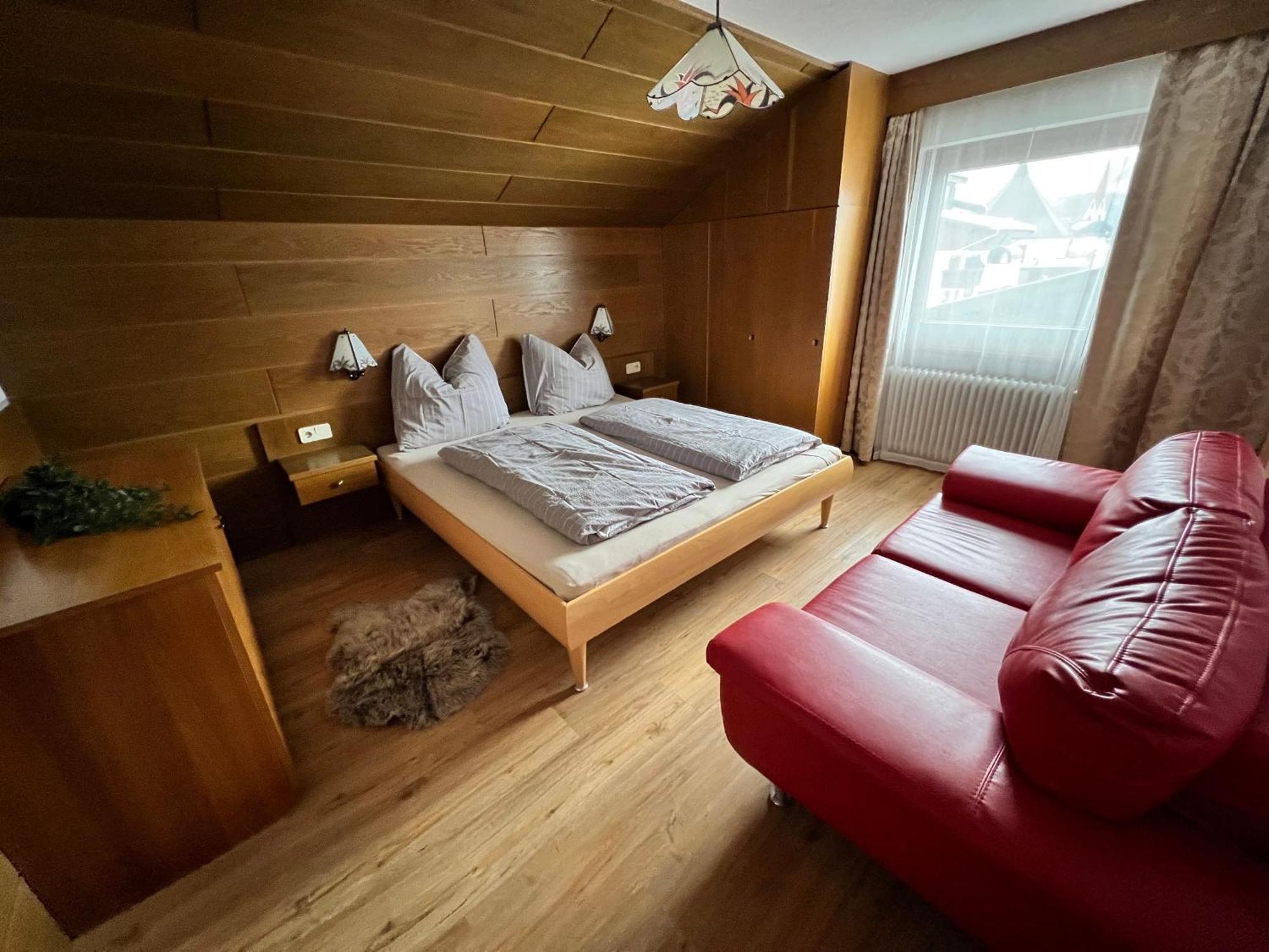 Haus Kneissl Apartment Seefeld in Tirol Room photo